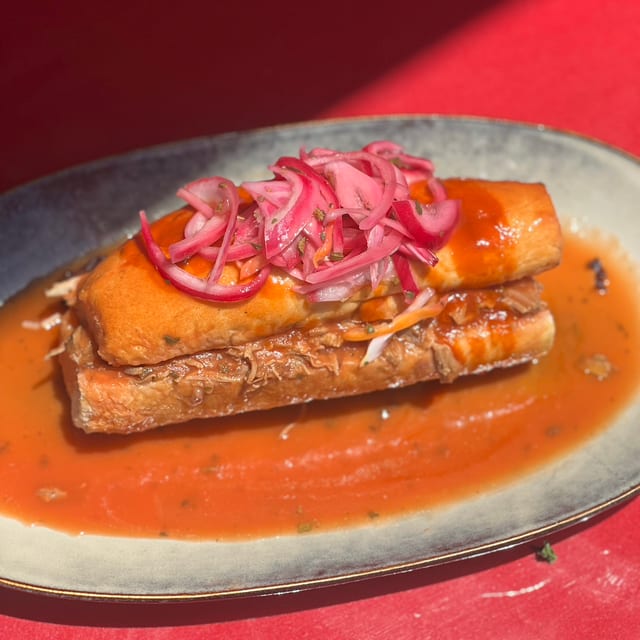 Torta Ahogada (pork belly).